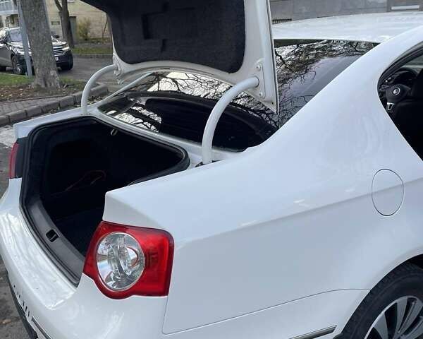 Фольксваген Пассат 2010 в Полтаве на Automoto.ua Белый Фольксваген Пассат, объемом двигателя 1.8 л и пробегом 244 тыс. км за 7900 $, фото 16 на Automoto.ua