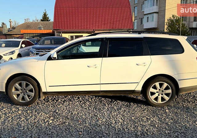 Белый Фольксваген Пассат, объемом двигателя 1.6 л и пробегом 324 тыс. км за 6950 $, фото 6 на Automoto.ua