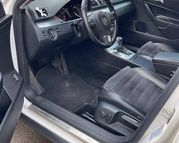 Фольксваген Пассат 2010 в Полтаве на Automoto.ua Белый Фольксваген Пассат, объемом двигателя 1.8 л и пробегом 244 тыс. км за 7900 $, фото 11 на Automoto.ua