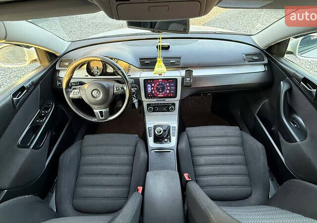 Белый Фольксваген Пассат, объемом двигателя 1.6 л и пробегом 324 тыс. км за 6950 $, фото 30 на Automoto.ua