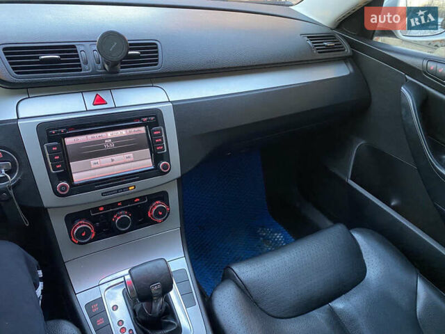 Белый Фольксваген Пассат, объемом двигателя 2 л и пробегом 260 тыс. км за 8800 $, фото 4 на Automoto.ua