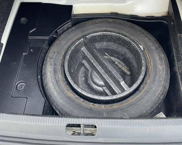 Фольксваген Пассат 2010 в Полтаве на Automoto.ua Белый Фольксваген Пассат, объемом двигателя 1.8 л и пробегом 244 тыс. км за 7900 $, фото 15 на Automoto.ua