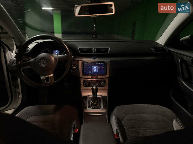 Білий Фольксваген Пассат, об'ємом двигуна 1.8 л та пробігом 174 тис. км за 10500 $, фото 9 на Automoto.ua