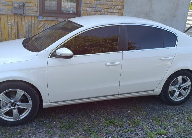 Белый Фольксваген Пассат, объемом двигателя 2 л и пробегом 272 тыс. км за 10800 $, фото 3 на Automoto.ua