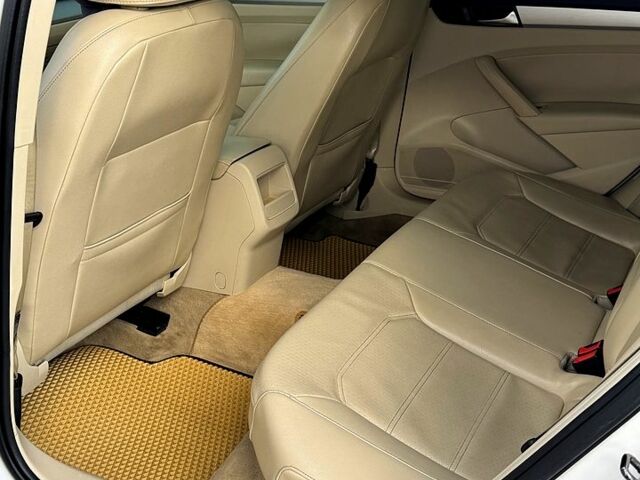 Білий Фольксваген Пассат, об'ємом двигуна 2.5 л та пробігом 270 тис. км за 11000 $, фото 6 на Automoto.ua