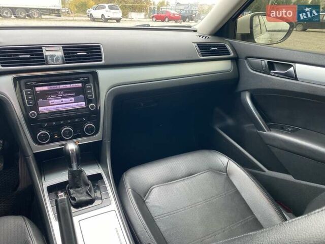 Белый Фольксваген Пассат, объемом двигателя 2.5 л и пробегом 212 тыс. км за 10300 $, фото 17 на Automoto.ua