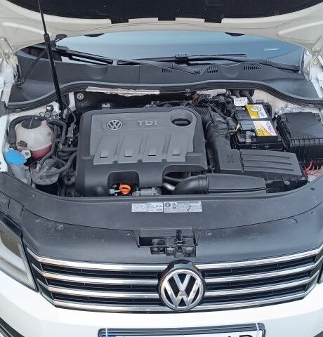 Белый Фольксваген Пассат, объемом двигателя 2 л и пробегом 272 тыс. км за 10800 $, фото 6 на Automoto.ua