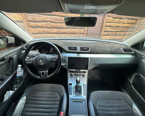 Белый Фольксваген Пассат, объемом двигателя 1.8 л и пробегом 175 тыс. км за 9200 $, фото 4 на Automoto.ua