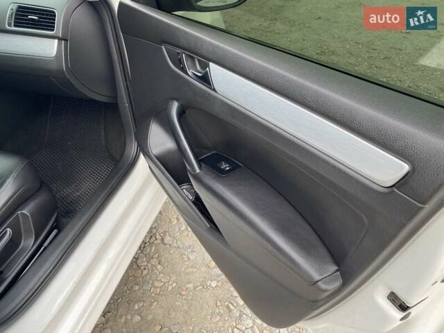 Белый Фольксваген Пассат, объемом двигателя 2.5 л и пробегом 212 тыс. км за 10300 $, фото 21 на Automoto.ua