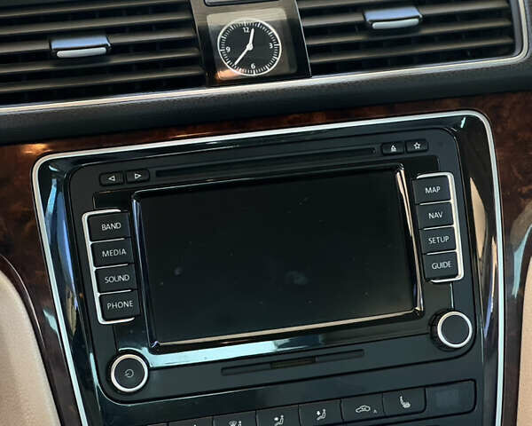 Белый Фольксваген Пассат, объемом двигателя 2 л и пробегом 266 тыс. км за 10699 $, фото 13 на Automoto.ua