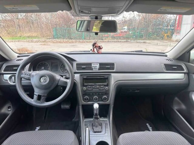 Белый Фольксваген Пассат, объемом двигателя 2.5 л и пробегом 228 тыс. км за 8700 $, фото 19 на Automoto.ua