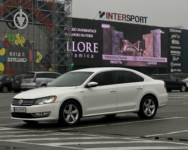 Белый Фольксваген Пассат, объемом двигателя 2.5 л и пробегом 241 тыс. км за 8700 $, фото 1 на Automoto.ua