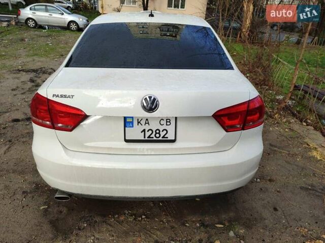 Белый Фольксваген Пассат, объемом двигателя 2.5 л и пробегом 204 тыс. км за 3500 $, фото 2 на Automoto.ua