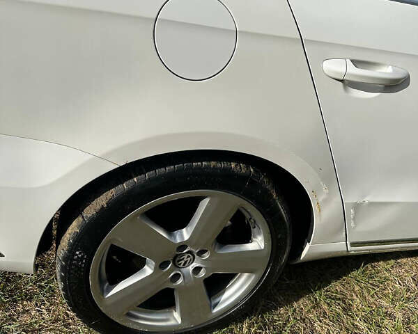 Белый Фольксваген Пассат, объемом двигателя 1.8 л и пробегом 175 тыс. км за 9200 $, фото 10 на Automoto.ua