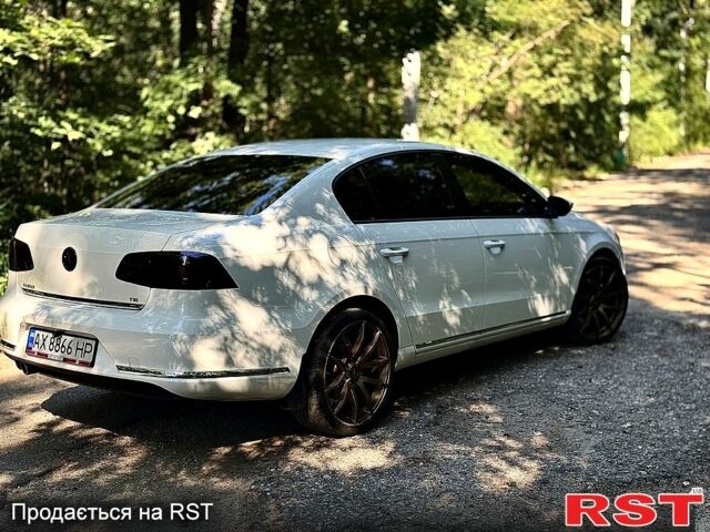 Білий Фольксваген Пассат, об'ємом двигуна 1.8 л та пробігом 264 тис. км за 10000 $, фото 3 на Automoto.ua