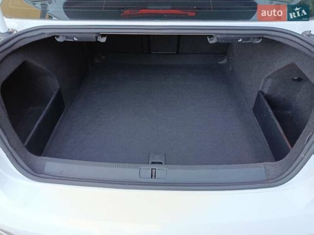 Білий Фольксваген Пассат, об'ємом двигуна 1.8 л та пробігом 139 тис. км за 11500 $, фото 19 на Automoto.ua