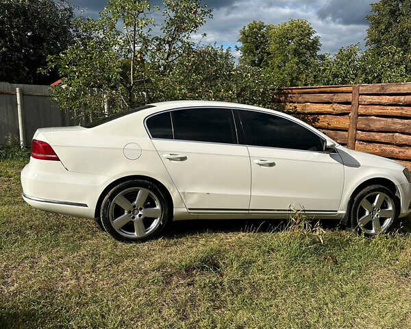 Белый Фольксваген Пассат, объемом двигателя 1.8 л и пробегом 175 тыс. км за 9200 $, фото 12 на Automoto.ua