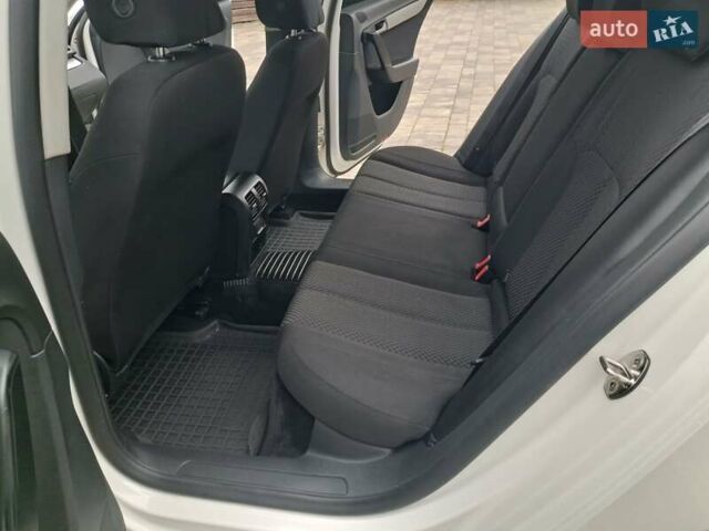 Білий Фольксваген Пассат, об'ємом двигуна 1.6 л та пробігом 290 тис. км за 8800 $, фото 17 на Automoto.ua