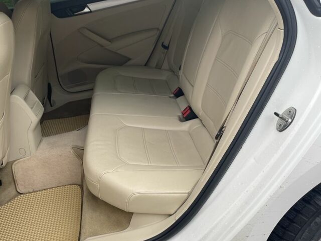 Белый Фольксваген Пассат, объемом двигателя 2.5 л и пробегом 319 тыс. км за 9950 $, фото 7 на Automoto.ua