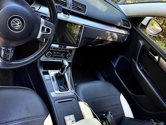 Білий Фольксваген Пассат, об'ємом двигуна 1.8 л та пробігом 264 тис. км за 10000 $, фото 5 на Automoto.ua