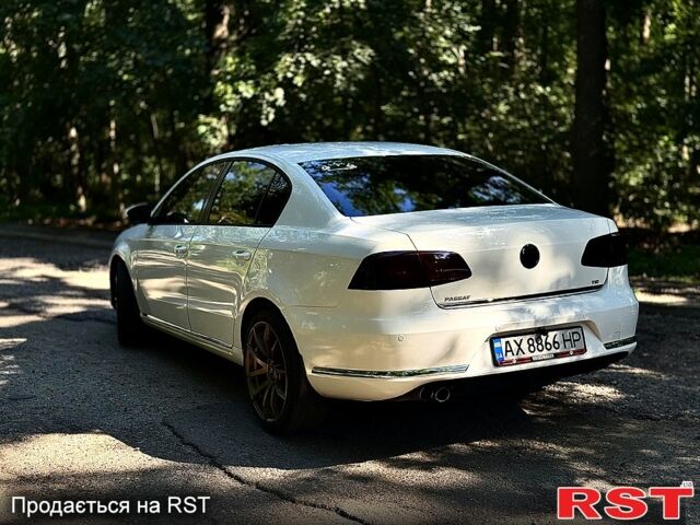 Білий Фольксваген Пассат, об'ємом двигуна 1.8 л та пробігом 264 тис. км за 10000 $, фото 4 на Automoto.ua