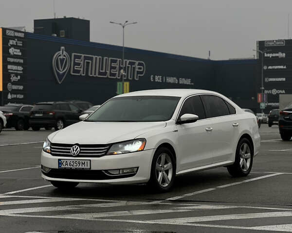 Белый Фольксваген Пассат, объемом двигателя 2.5 л и пробегом 241 тыс. км за 8700 $, фото 7 на Automoto.ua