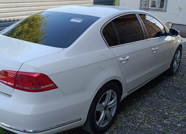 Белый Фольксваген Пассат, объемом двигателя 2 л и пробегом 272 тыс. км за 10800 $, фото 5 на Automoto.ua