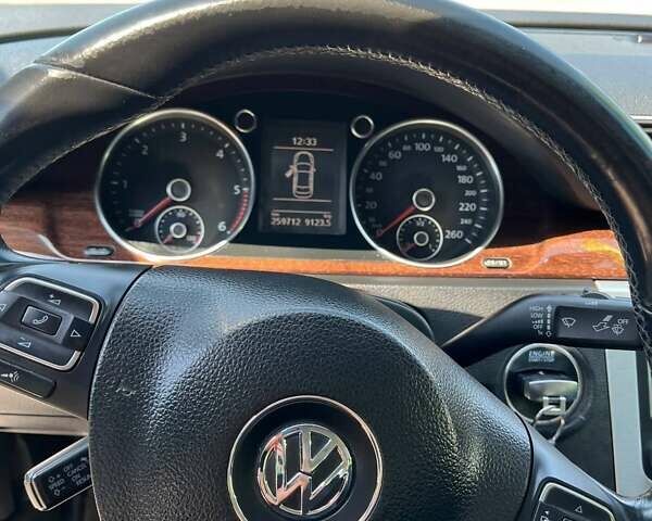 Белый Фольксваген Пассат, объемом двигателя 1.97 л и пробегом 260 тыс. км за 10000 $, фото 13 на Automoto.ua