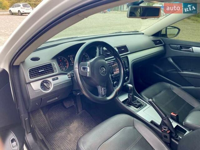 Белый Фольксваген Пассат, объемом двигателя 2.5 л и пробегом 212 тыс. км за 10300 $, фото 12 на Automoto.ua