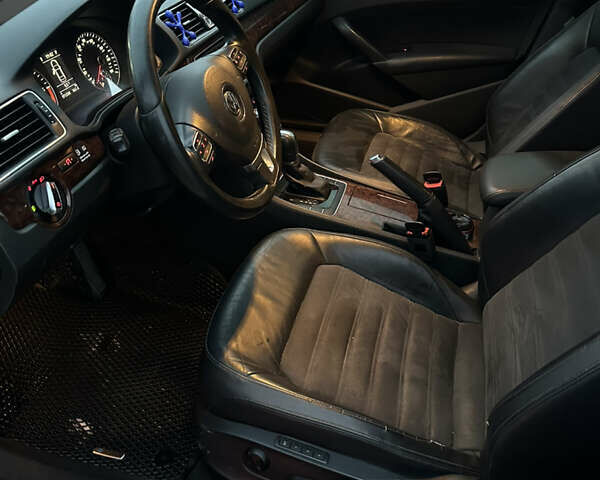 Білий Фольксваген Пассат, об'ємом двигуна 2 л та пробігом 270 тис. км за 9550 $, фото 10 на Automoto.ua