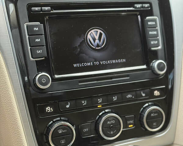 Белый Фольксваген Пассат, объемом двигателя 2.5 л и пробегом 219 тыс. км за 10250 $, фото 47 на Automoto.ua