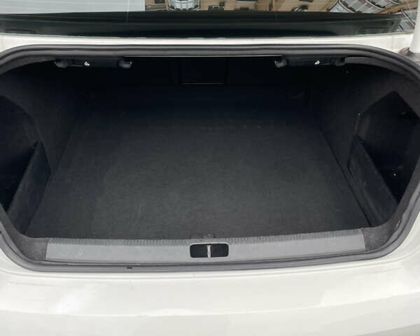 Белый Фольксваген Пассат, объемом двигателя 1.78 л и пробегом 220 тыс. км за 10300 $, фото 14 на Automoto.ua