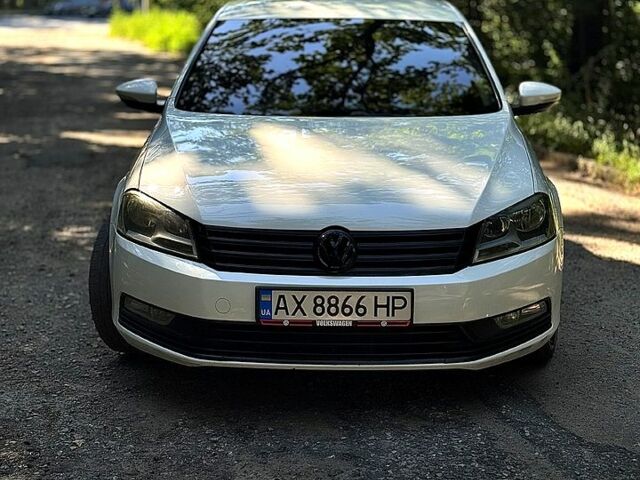 Білий Фольксваген Пассат, об'ємом двигуна 1.8 л та пробігом 264 тис. км за 10000 $, фото 1 на Automoto.ua