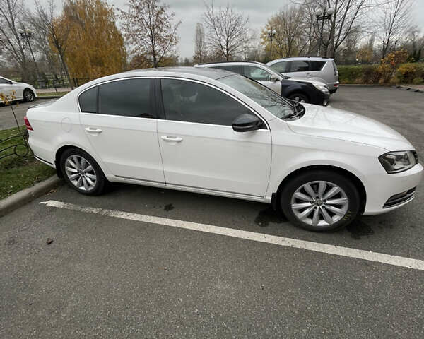 Белый Фольксваген Пассат, объемом двигателя 1.78 л и пробегом 220 тыс. км за 10300 $, фото 5 на Automoto.ua