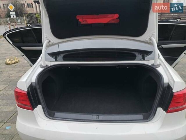 Білий Фольксваген Пассат, об'ємом двигуна 1.6 л та пробігом 290 тис. км за 8800 $, фото 21 на Automoto.ua