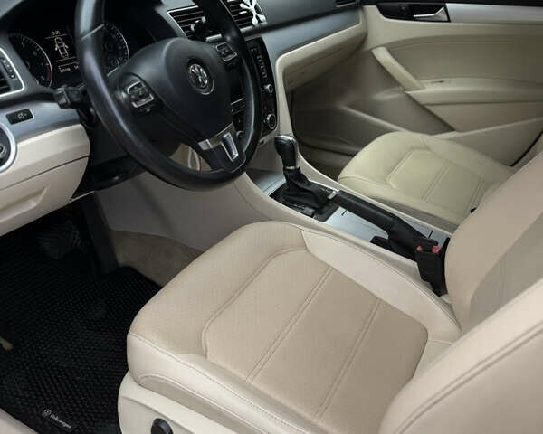 Белый Фольксваген Пассат, объемом двигателя 2.5 л и пробегом 219 тыс. км за 10250 $, фото 45 на Automoto.ua