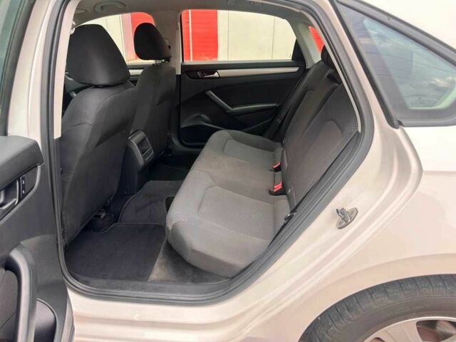 Белый Фольксваген Пассат, объемом двигателя 2.5 л и пробегом 228 тыс. км за 8700 $, фото 21 на Automoto.ua