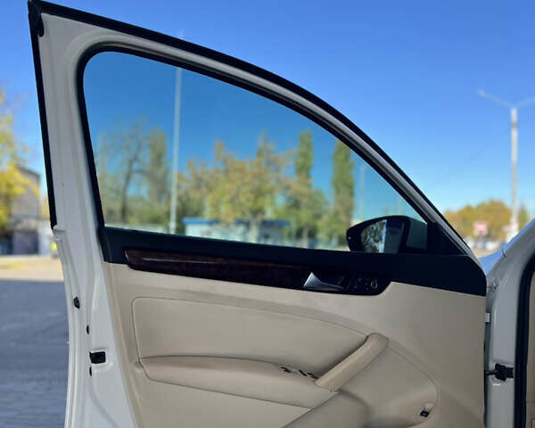 Белый Фольксваген Пассат, объемом двигателя 2 л и пробегом 266 тыс. км за 10699 $, фото 6 на Automoto.ua