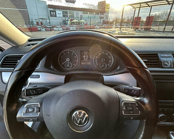 Білий Фольксваген Пассат, об'ємом двигуна 2.5 л та пробігом 240 тис. км за 8500 $, фото 11 на Automoto.ua