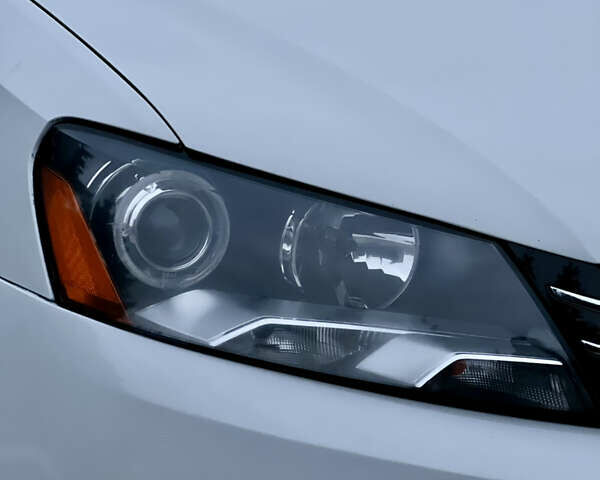 Белый Фольксваген Пассат, объемом двигателя 2.5 л и пробегом 295 тыс. км за 7999 $, фото 23 на Automoto.ua