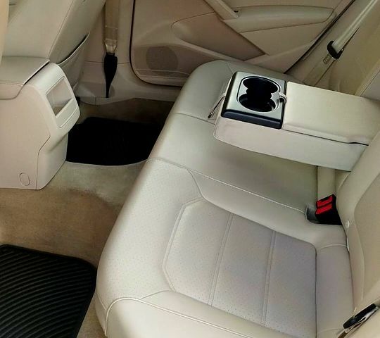 Белый Фольксваген Пассат, объемом двигателя 2 л и пробегом 220 тыс. км за 10700 $, фото 11 на Automoto.ua