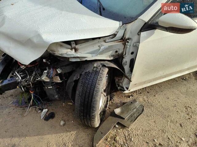 Белый Фольксваген Пассат, объемом двигателя 2.5 л и пробегом 204 тыс. км за 3500 $, фото 3 на Automoto.ua