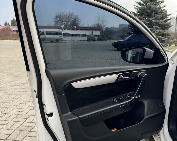 Білий Фольксваген Пассат, об'ємом двигуна 1.97 л та пробігом 222 тис. км за 10999 $, фото 11 на Automoto.ua