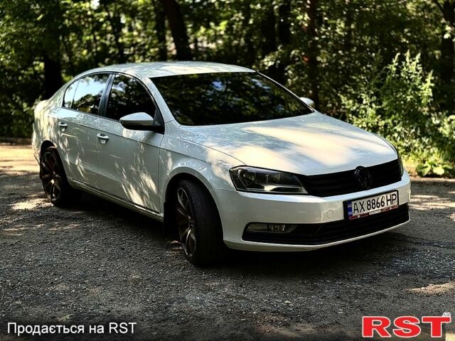 Білий Фольксваген Пассат, об'ємом двигуна 1.8 л та пробігом 264 тис. км за 10000 $, фото 2 на Automoto.ua