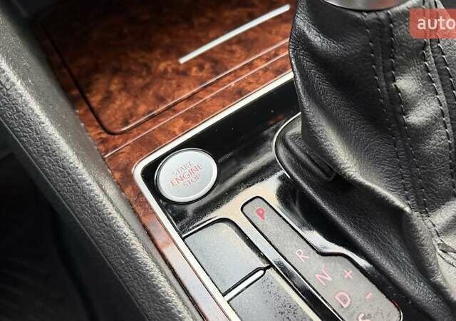 Белый Фольксваген Пассат, объемом двигателя 3.6 л и пробегом 218 тыс. км за 8800 $, фото 11 на Automoto.ua