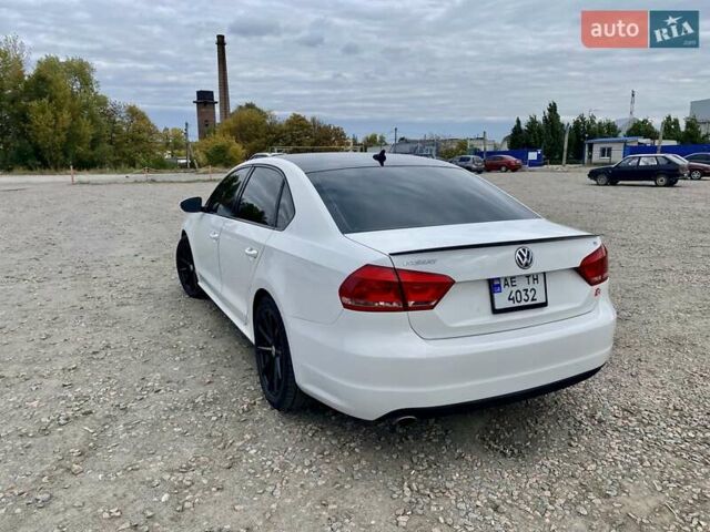 Белый Фольксваген Пассат, объемом двигателя 2.5 л и пробегом 212 тыс. км за 10300 $, фото 6 на Automoto.ua