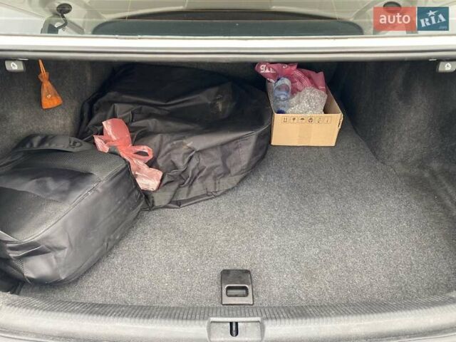 Белый Фольксваген Пассат, объемом двигателя 2.5 л и пробегом 212 тыс. км за 10300 $, фото 18 на Automoto.ua