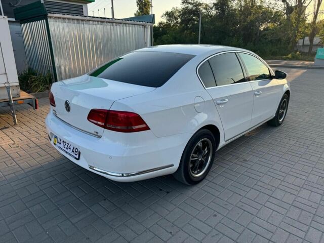 Белый Фольксваген Пассат, объемом двигателя 1.8 л и пробегом 216 тыс. км за 9000 $, фото 3 на Automoto.ua