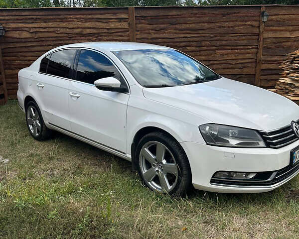 Белый Фольксваген Пассат, объемом двигателя 1.8 л и пробегом 175 тыс. км за 9200 $, фото 1 на Automoto.ua