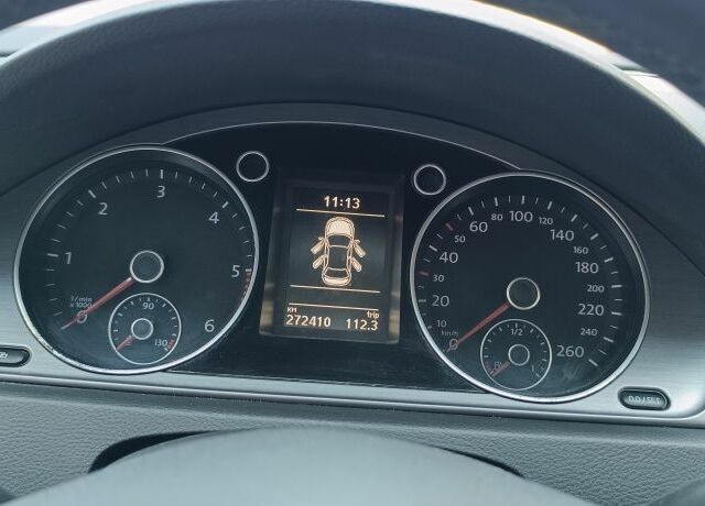 Белый Фольксваген Пассат, объемом двигателя 2 л и пробегом 272 тыс. км за 10800 $, фото 11 на Automoto.ua